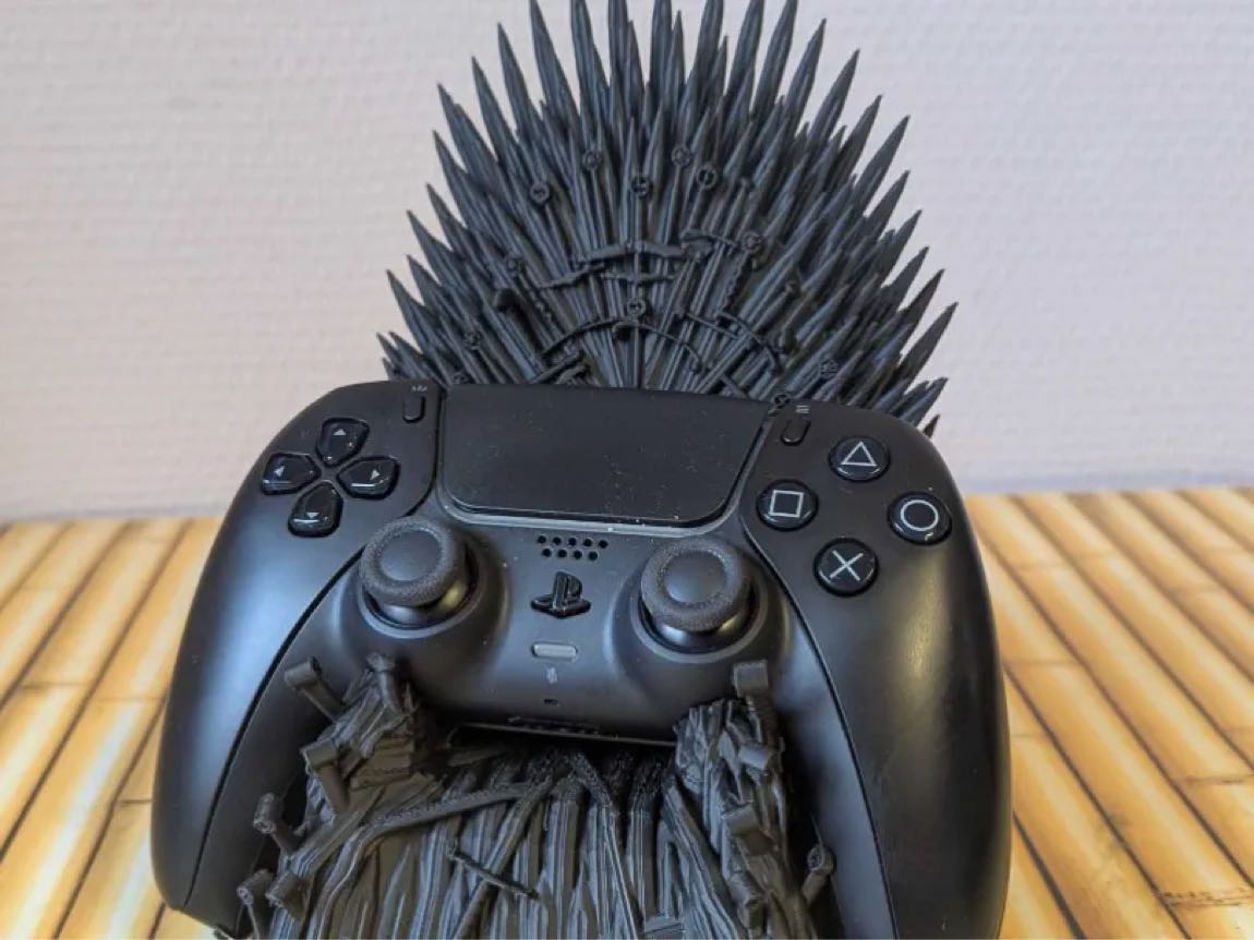 Game of Thrones Demir Taht PS5 Kol Standı – DualSense Tutucu görsel 2